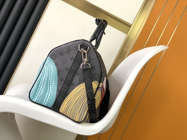 ルイヴィトンバッグ側面デザイン